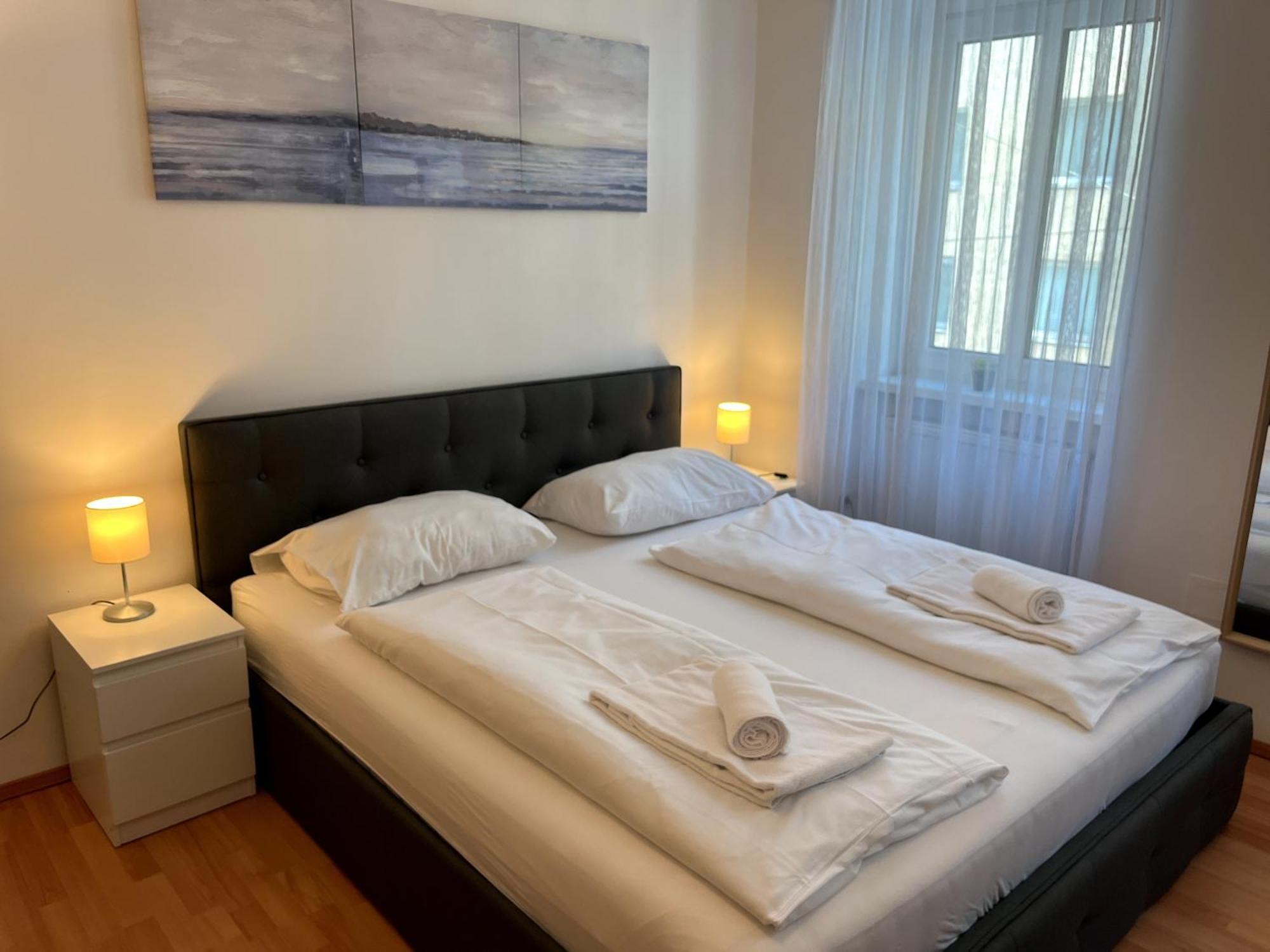 Apartment Cozy Two-bedroom Near Metro