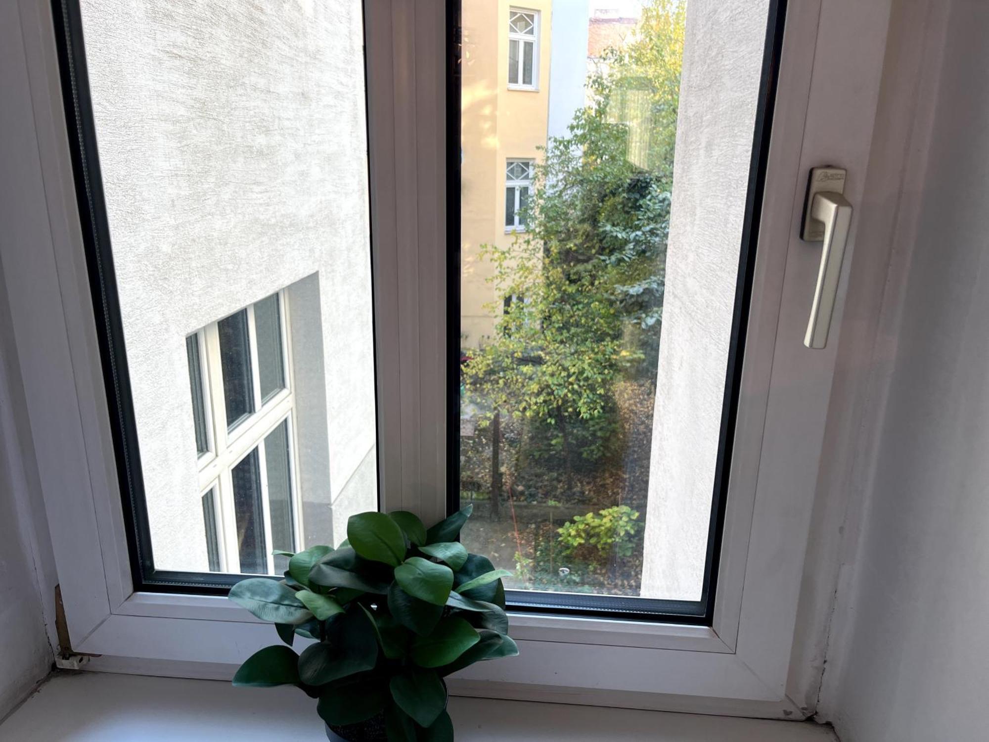 Cozy Two-bedroom Near Metro Apartment Wien