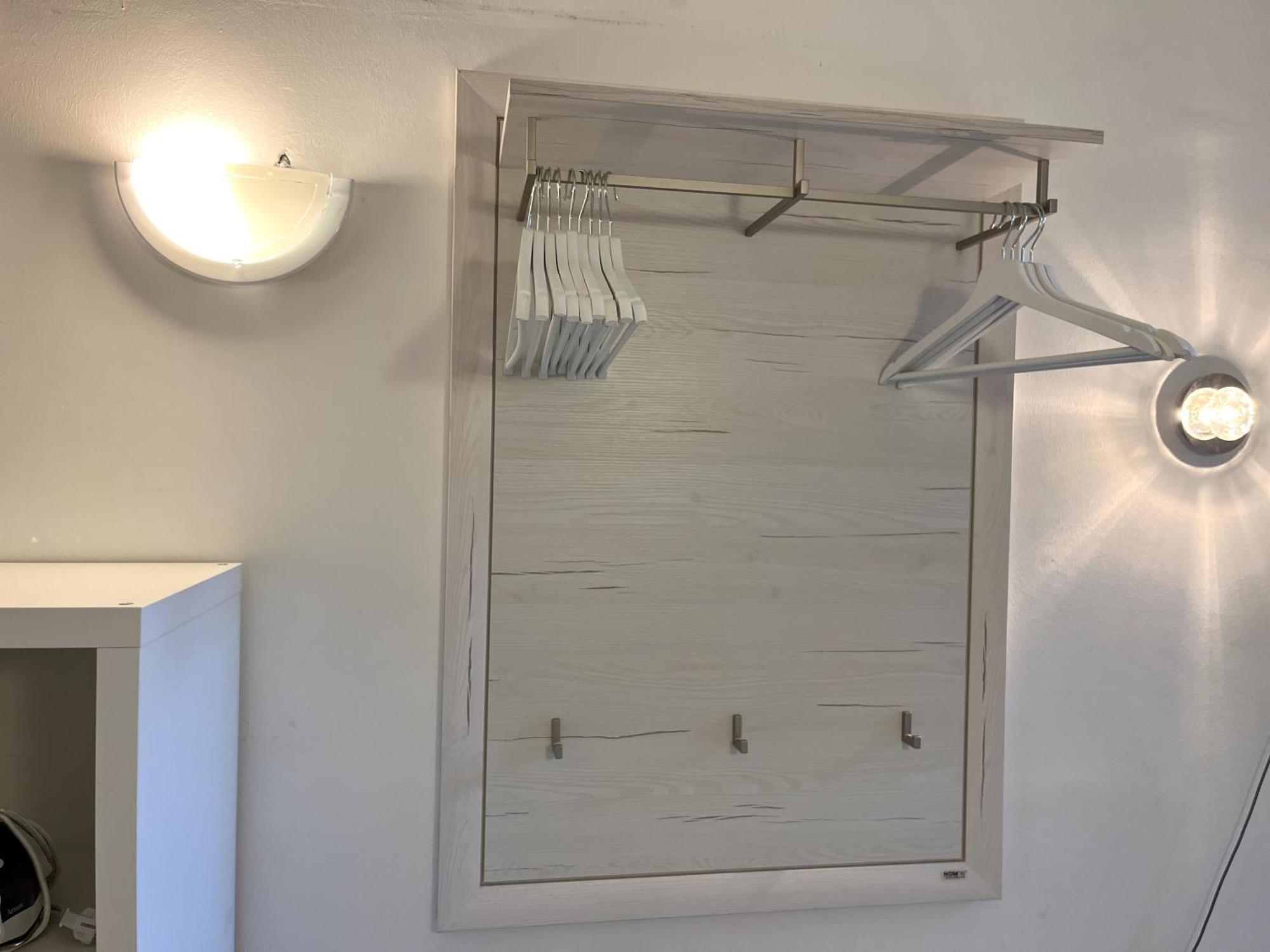Cozy Two-bedroom Near Metro